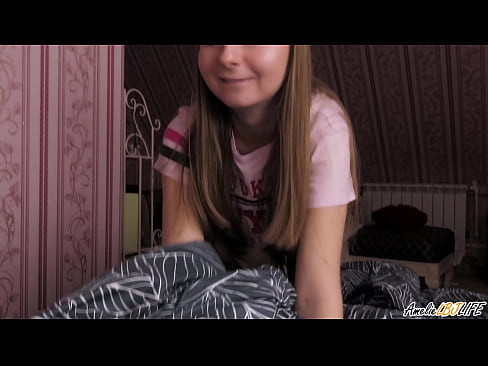 ❤️ Blondi imee hänen BFF:nsä syvälle ja saa spermaa suuhunsa ❤❌ Super seksi at us